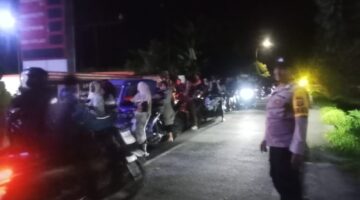 Polres Gayo Lues Lakukan Pengamanan dan Pengaturan Lalu Lintas di SPBU Akibat Antrean Panjang